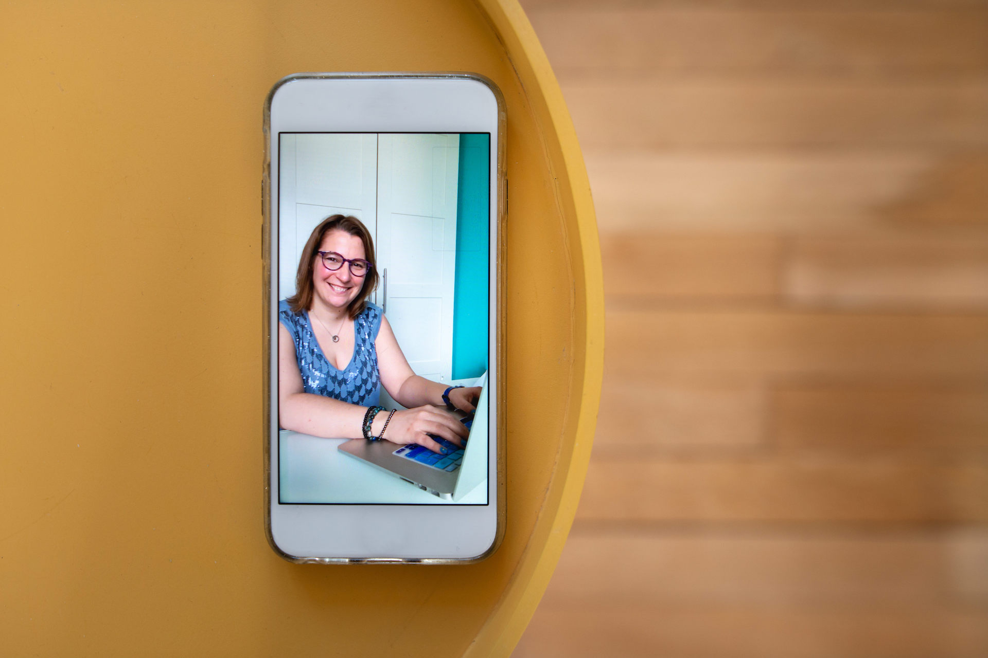 Marie-Gautron-ClicknConnect-ordinateur-visio-linstantpresent